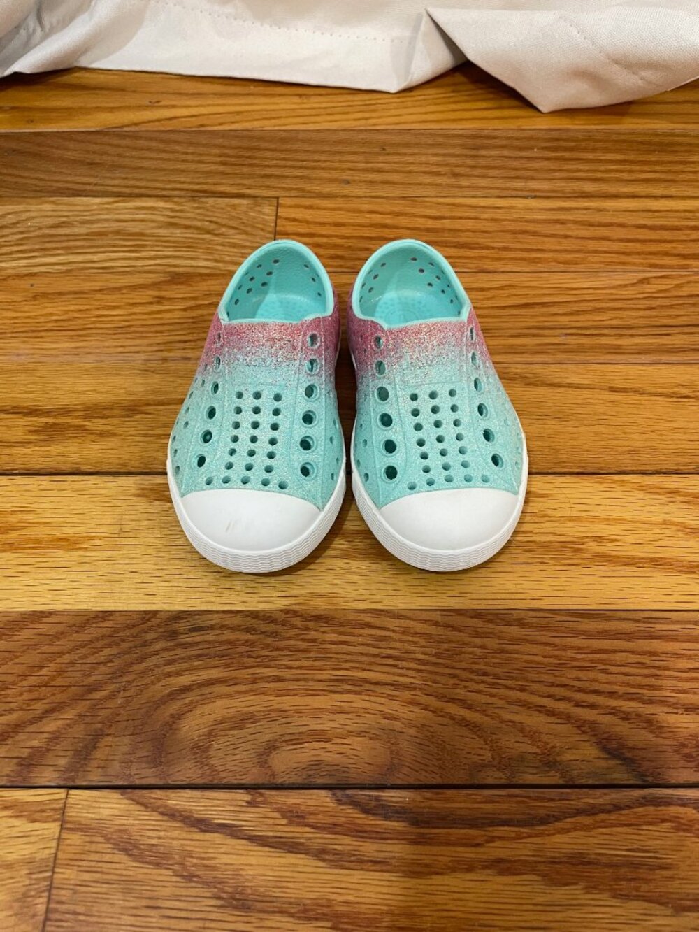 Native Jefferson Bio-Bling Toddler Shoes, Pink/Blue, Size 5 - Picture 3 of 10